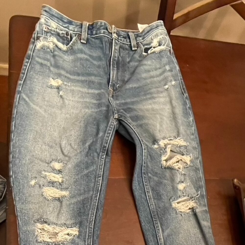 NWOT Abercrombie & Fitch Annie High Rise Girlfriend Medium Wash Jeans, 25/0R